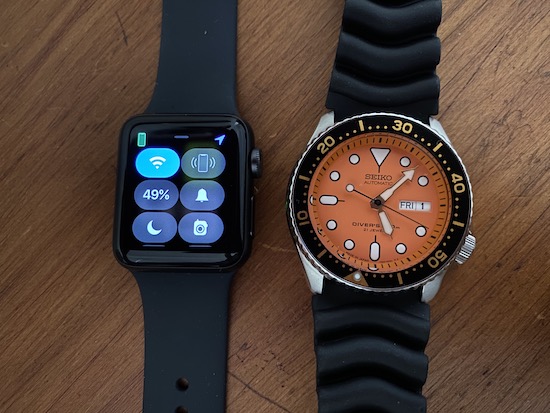 Traditional Watch vs. A Smart Watch: Apple Watch 4 vs. SEIKO Diver